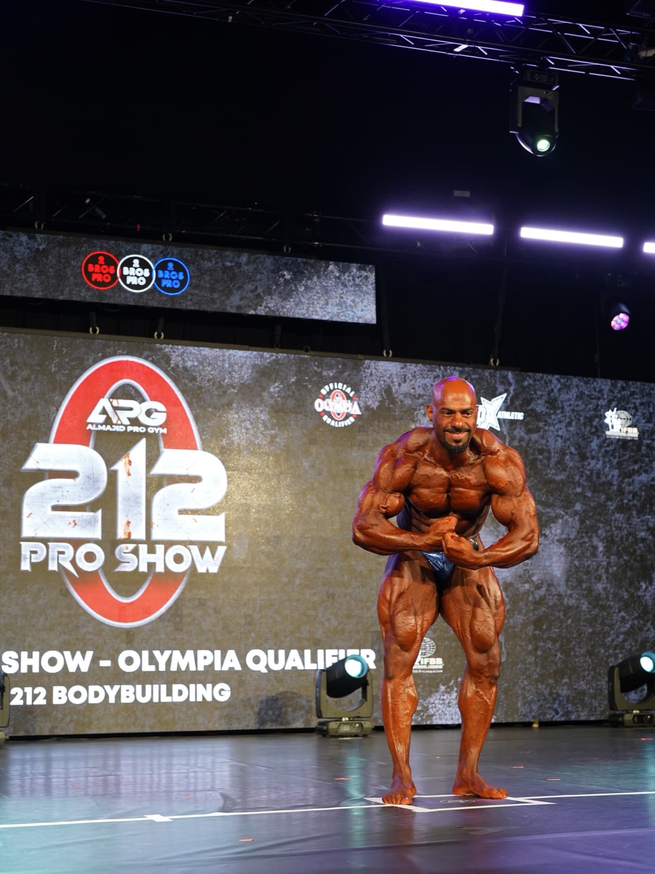 متسابق على مسرح ⁨212 Pro Show⁩ في برادفورد