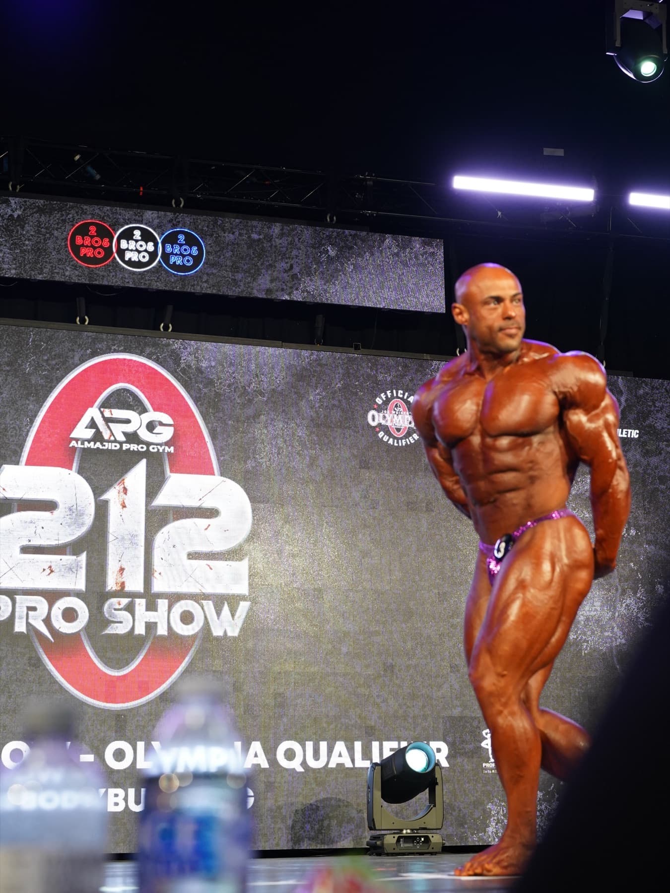 متسابق على مسرح ⁨212 Pro Show⁩ في برادفورد