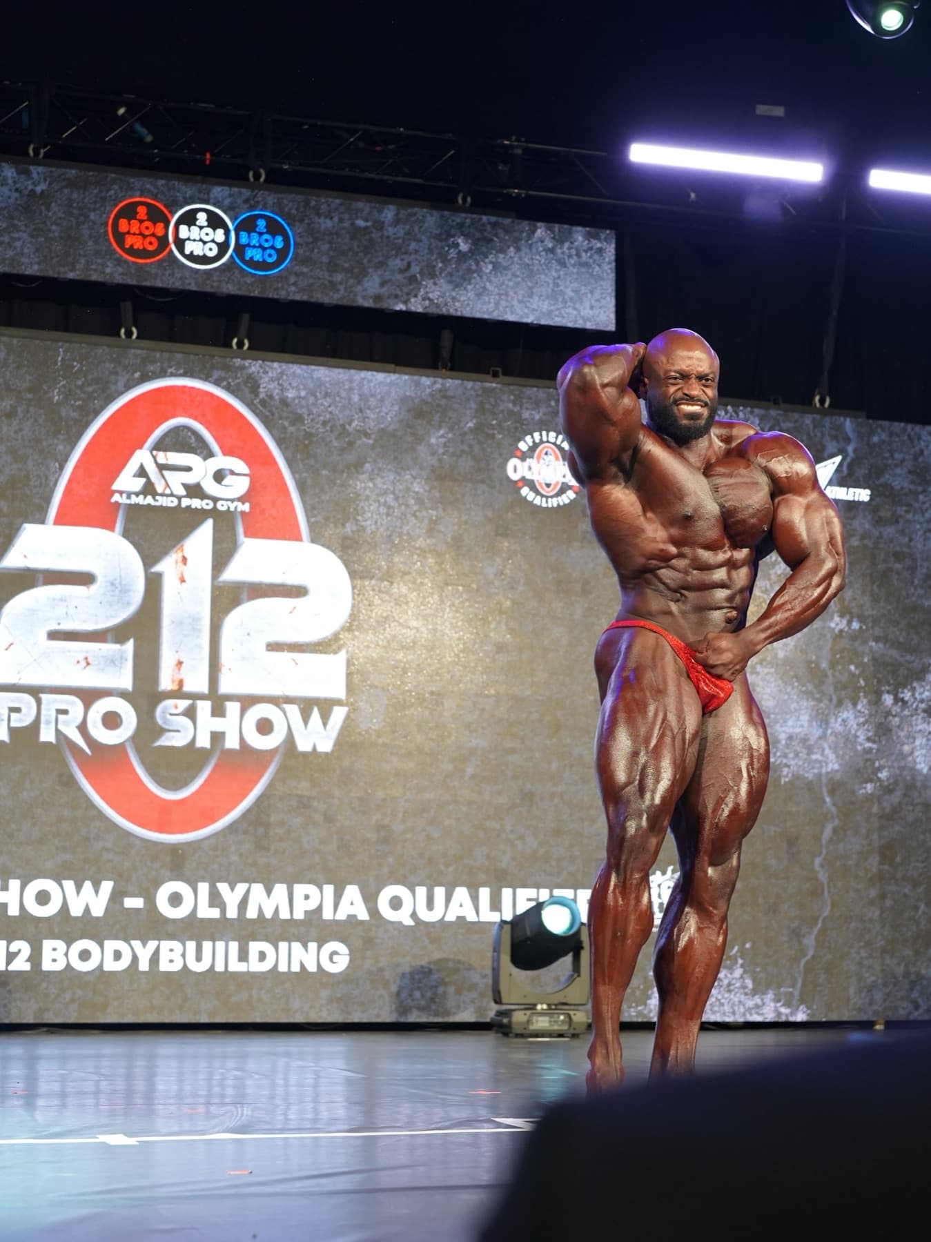 متسابق على مسرح 212 Pro Show في برادفورد